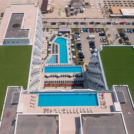 Royale Sundance 305 Infinity Pool & Mamaia Nord